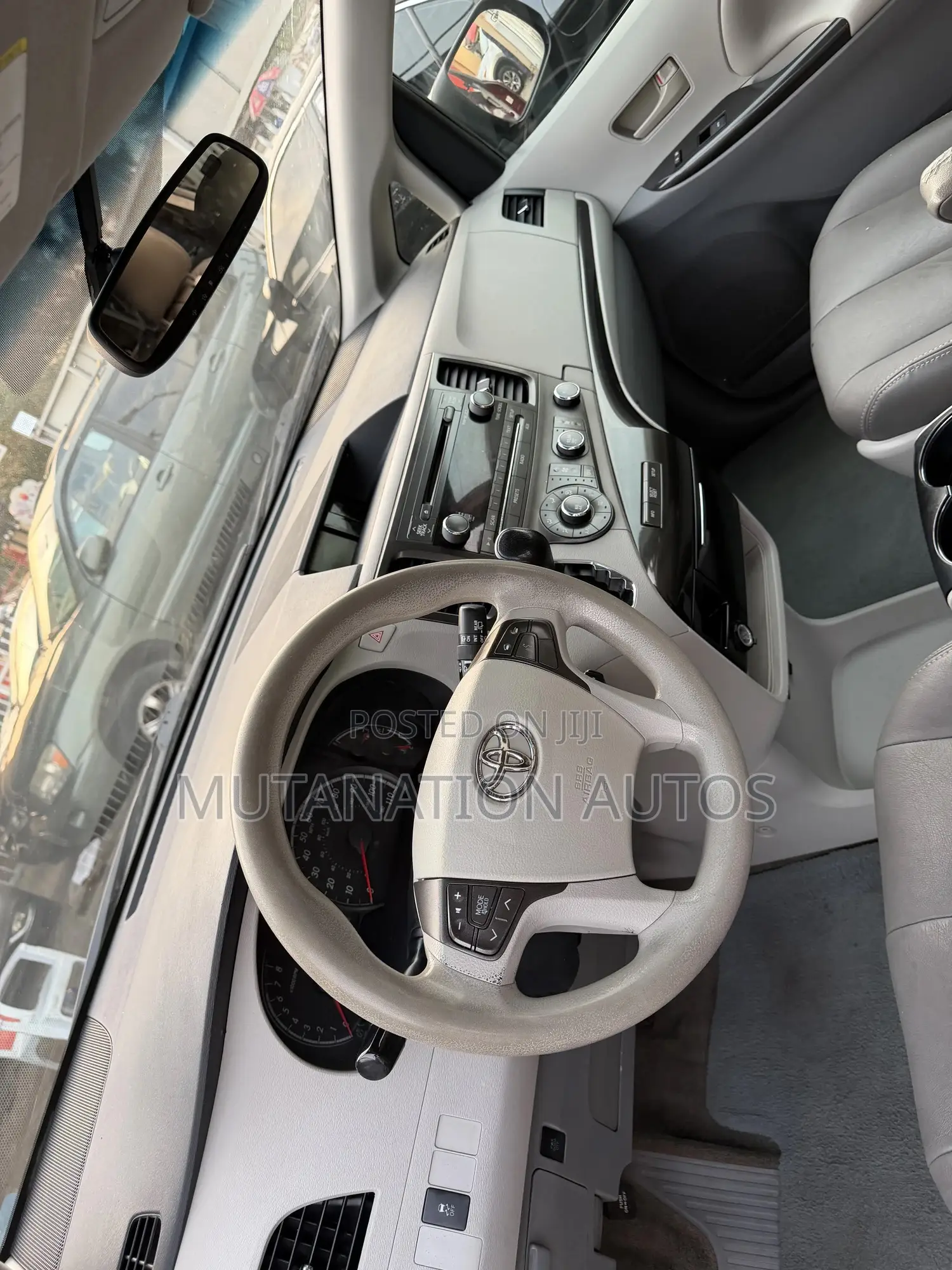 Toyota Sienna 2012 Red