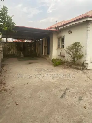 2bdrm Bungalow in Trademore Estate, Lugbe District for sale