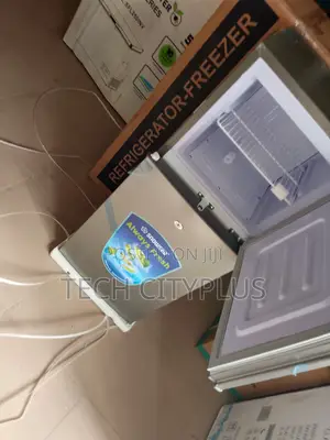 Snowsea Bcd166 Fridge Freezer Ideal for Family Storage