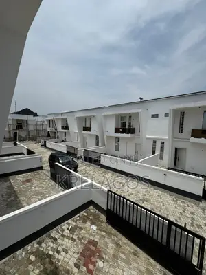 4bdrm Duplex in Ikota for sale