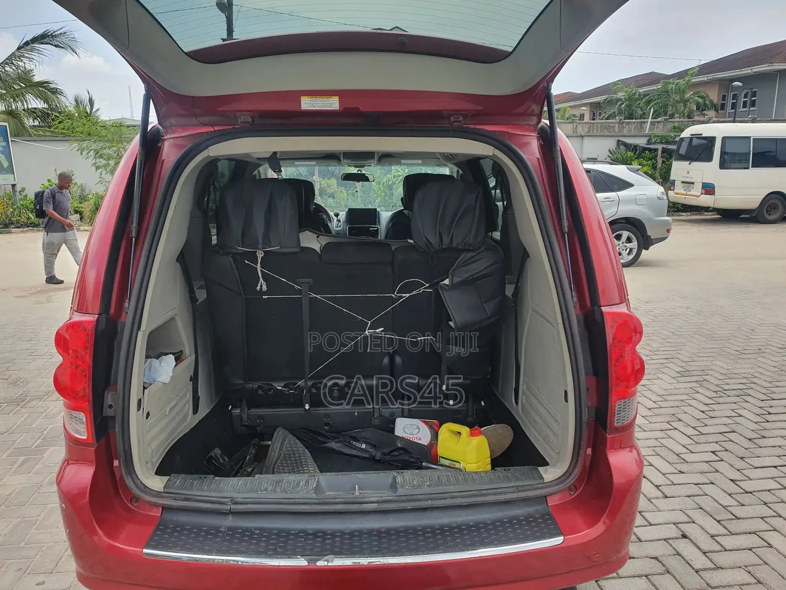 Dodge Caravan 2012 Red