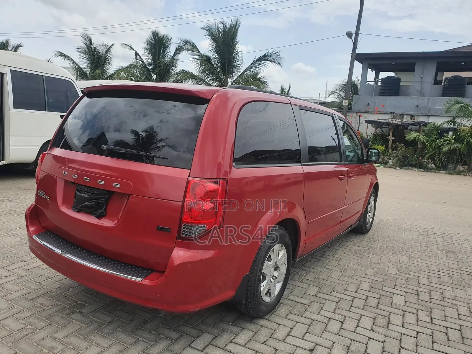 Dodge Caravan 2012 Red