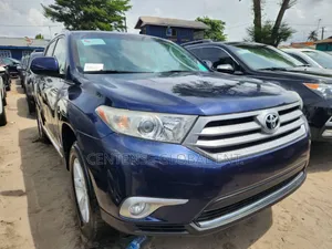 Toyota Highlander Limited 3.5l 4WD 2013 Blue