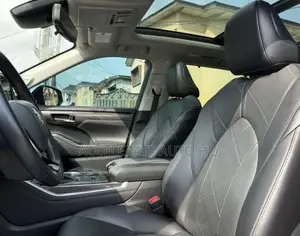Toyota Highlander Platinum 2021 Silver