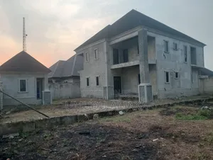 6bdrm Duplex in Ugheli for sale