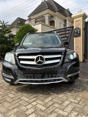 Mercedes-Benz GLK-Class Base GLK 350 4dr AWD 4MATIC (3.5L 6cyl 7A) 2015