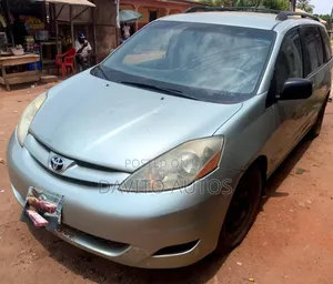 Toyota Sienna LE AWD 2006 Green
