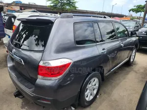 Toyota Highlander 3.5L 4WD 2013 Gray