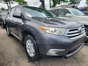 Toyota Highlander 3.5L 4WD 2013 Gray