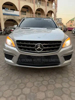 Mercedes-Benz M Class ML63 AMG 4dr SUV AWD (5.5L 8cyl Turbo 7A) 2014