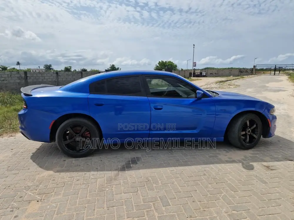 Dodge Charger 2017 Blue