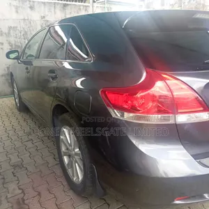 Toyota Venza LE 2010 Gray