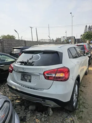 Mercedes-Benz GLA 250 2017 White