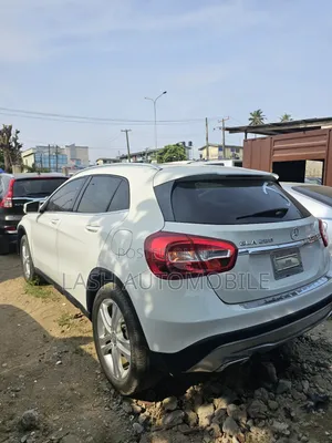 Mercedes-Benz GLA 250 2017 White