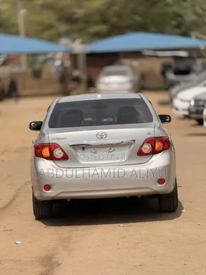 Toyota Corolla LE 4dr Sedan (1.8L 4 cyl 4A) 2009 Silver