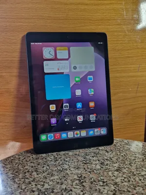 Apple iPad 9.7 128 GB Gray