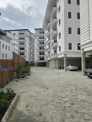 3bdrm Block of Flats in Lekki Phase 1 for rent