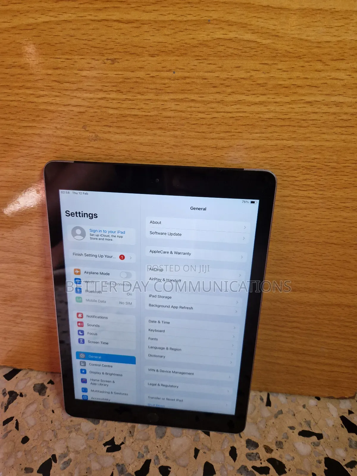 Apple iPad 10.2 (2019) 32 GB Gray