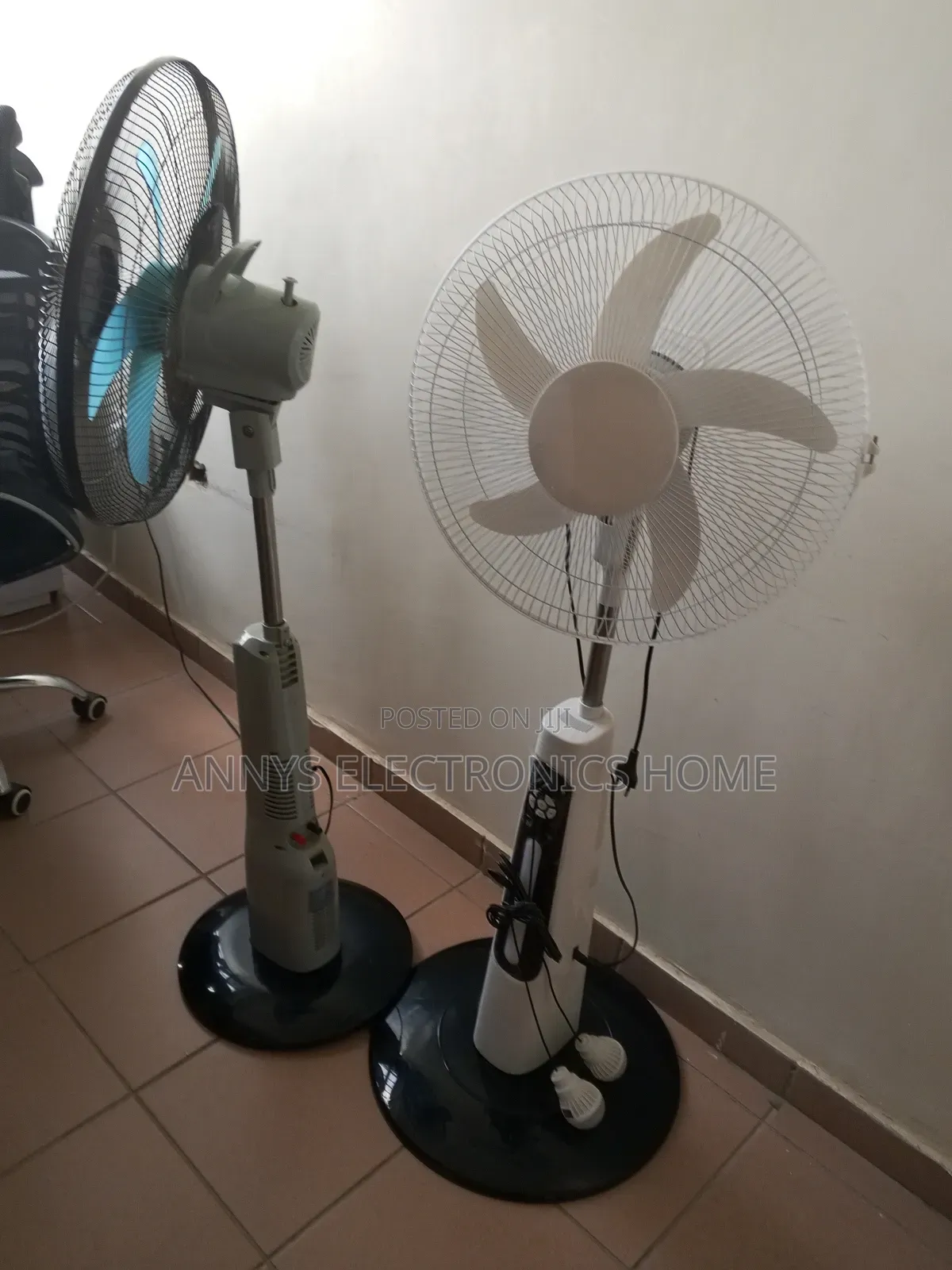 Rechargeable 16" Stand Fan With Solar Panel