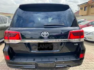 Toyota Land Cruiser 2016 Black
