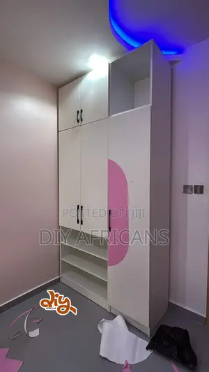 Luxury Wooden Wardrobe -- Strong Elegant Finish