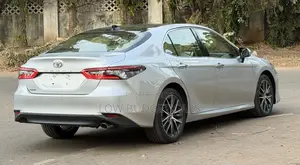 New Toyota Camry XLE 2023 Silver