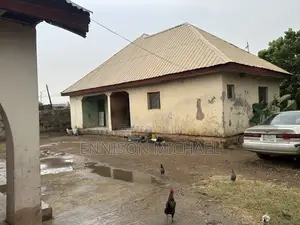 6bdrm House in Kutunku for sale