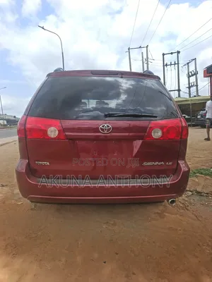 Toyota Sienna 2008 Red