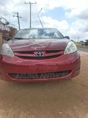 Toyota Sienna 2008 Red