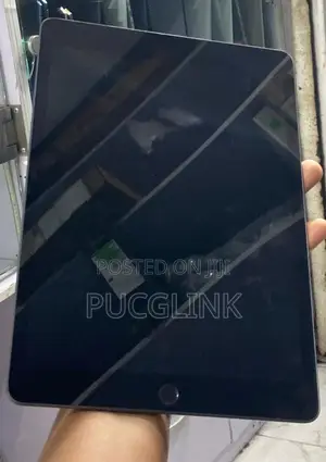 Apple iPad 9.7 64 GB Gray