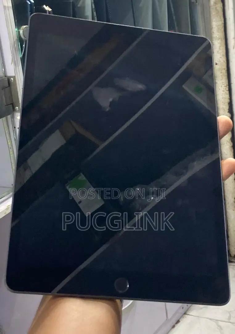 Apple iPad 9.7 64 GB Gray