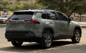 Toyota RAV4 XLE 2022 Green