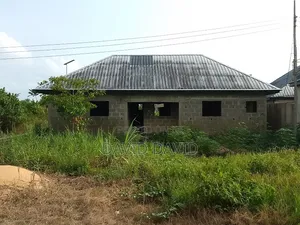 5bdrm Apartment in Southern Ijaw for sale