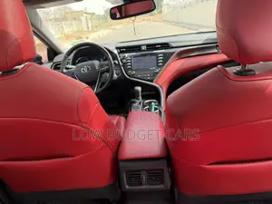 Toyota Camry 2019 Silver