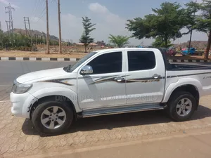 Toyota Hilux 3.0 D-4D 4x4 2014 White