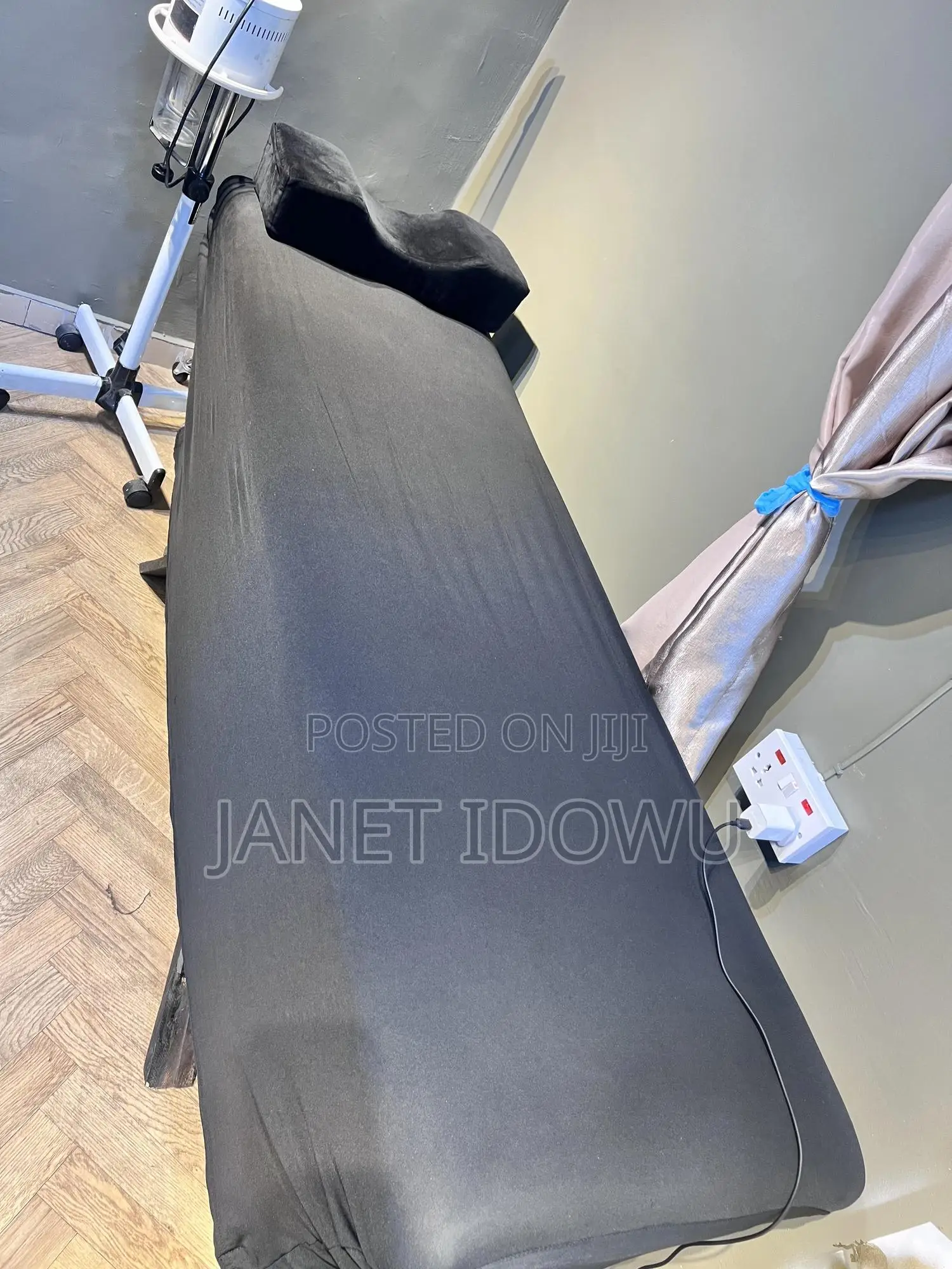 Massage Bed