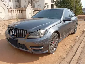 Mercedes-Benz C300 2010 Gray