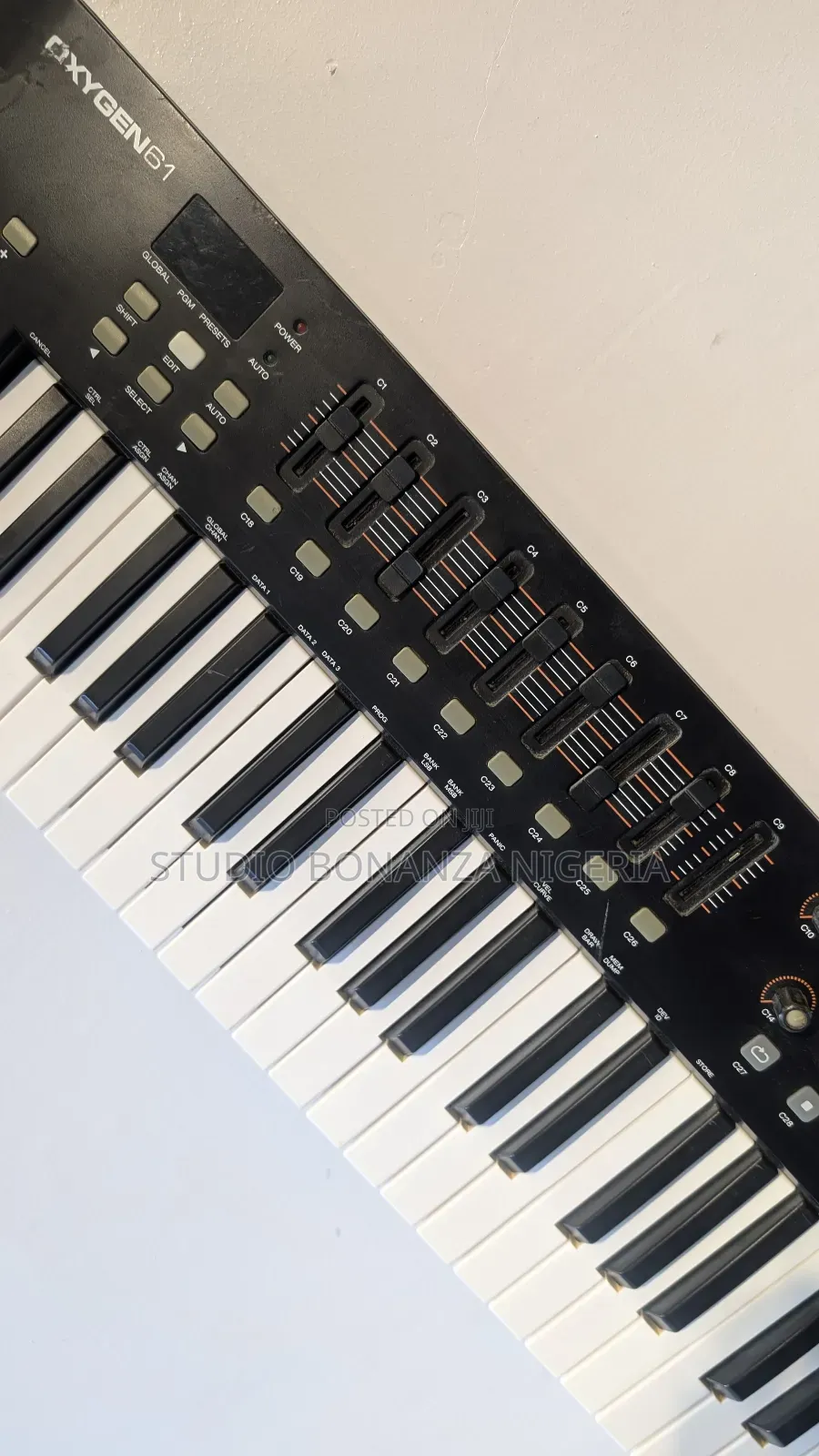 Oxygen 61 Studio Midi Keyboard
