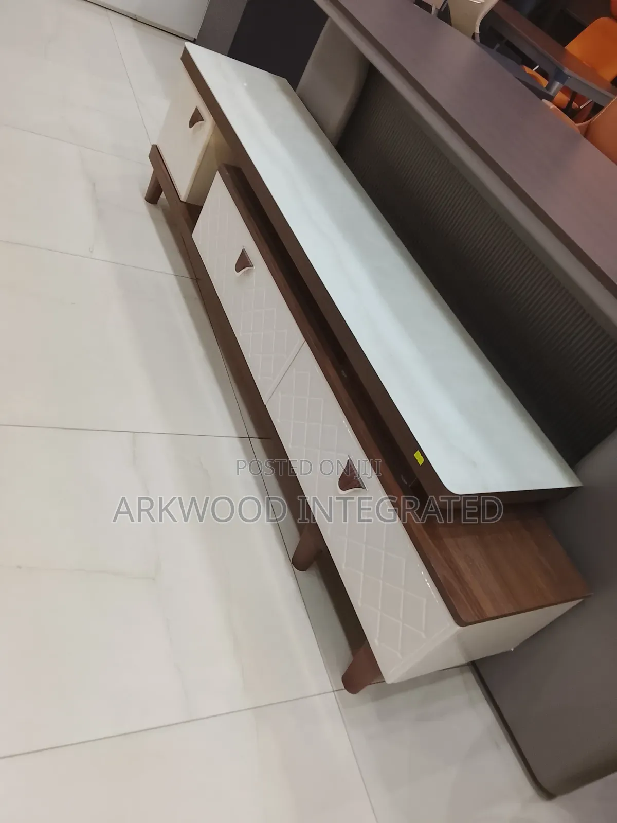 Extendable Tv Console Cabinet