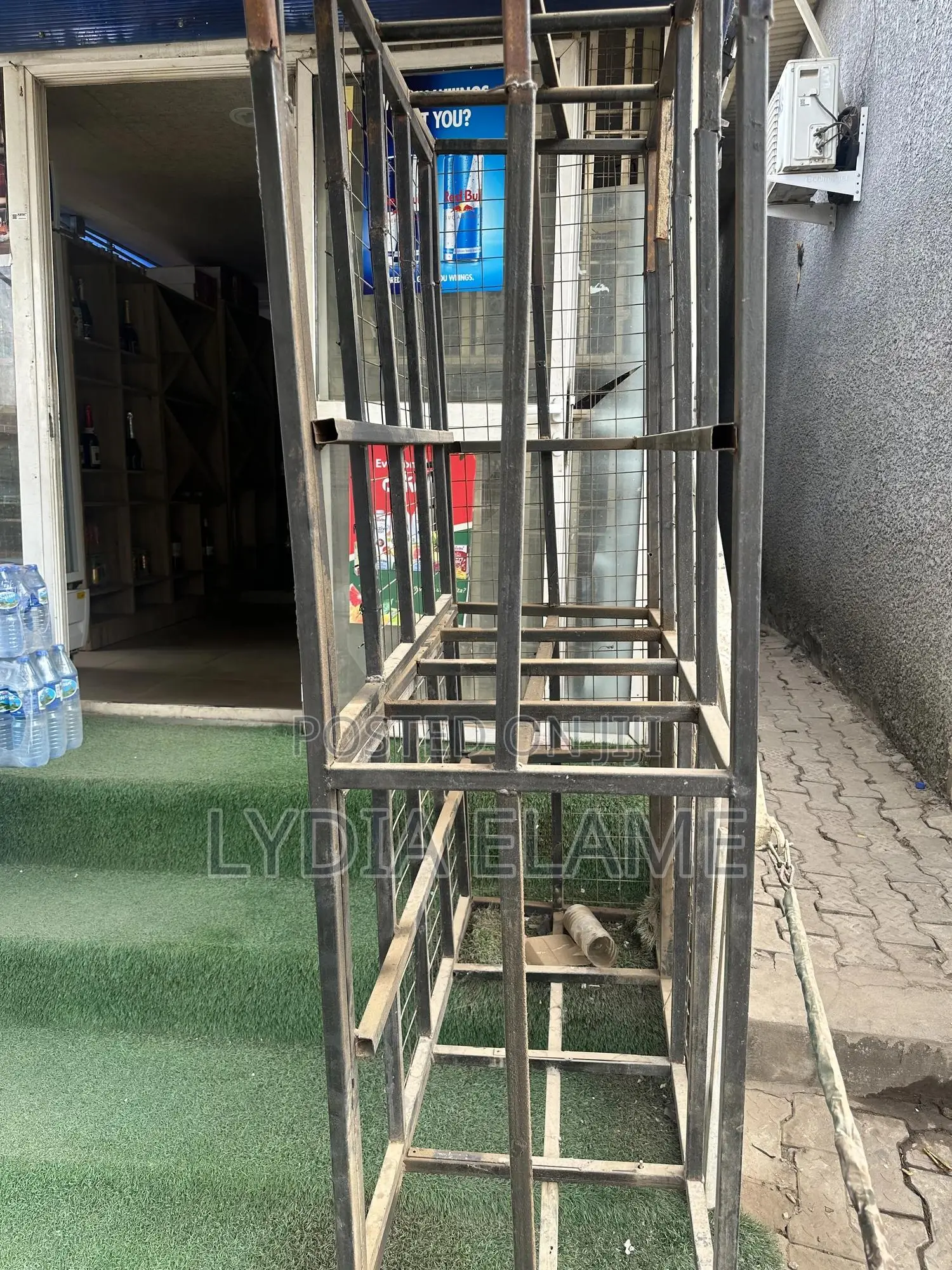 Protector Cage