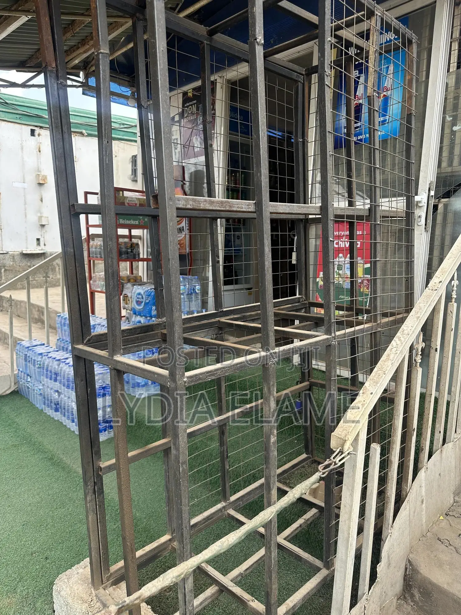 Protector Cage