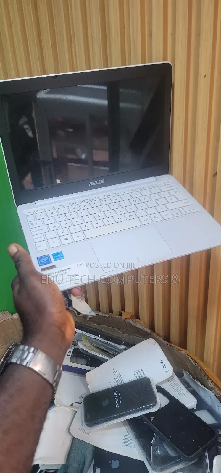 Laptop Asus 4GB SSD 128GB