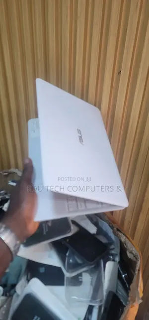 Laptop Asus 4GB SSD 128GB