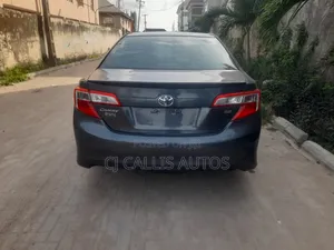 Toyota Camry SE 4dr Sedan (2.5L 4cyl 6A) 2012 Gray