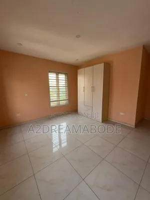3bdrm Apartment in Ikeja Gra for rent