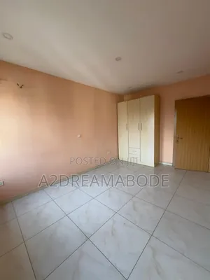 3bdrm Apartment in Ikeja Gra for rent