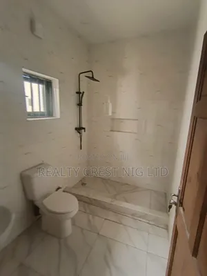 4bdrm Duplex in Allen Avenue for rent