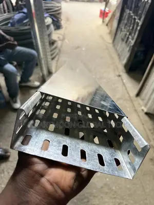 150mm X 50mm Cable Tray With Cover