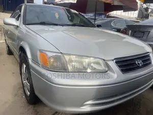 Toyota Camry LE 4dr Sedan (2.2L 4cyl 4A) 2001 Silver