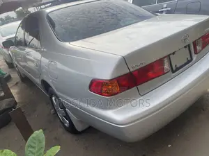 Toyota Camry LE 4dr Sedan (2.2L 4cyl 4A) 2001 Silver